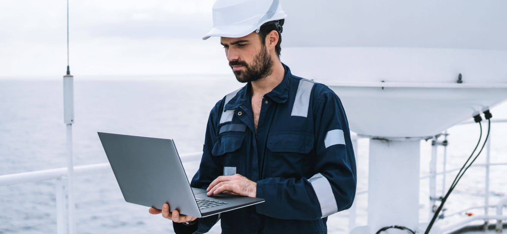 Find a sea job via Crewlinker